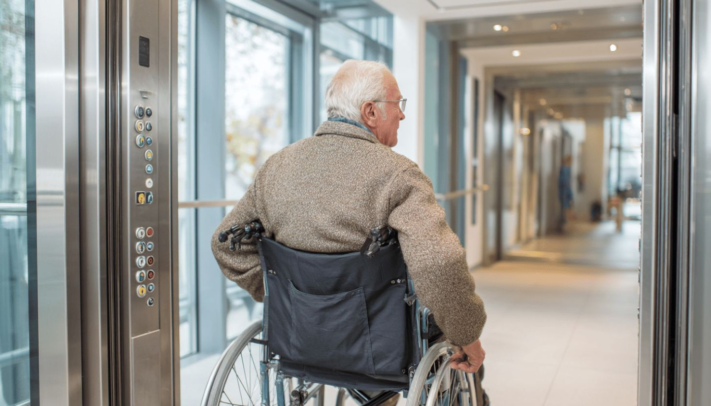 Comment choisir un ascenseur résidentiel adapté aux seniors et PMR